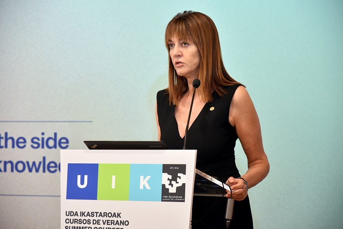 En la inauguraci�n del Curso de Verano de Osalan la Vicelehendakari llama a participar en las pol�ticas que garanticen la salud de los trabajadores